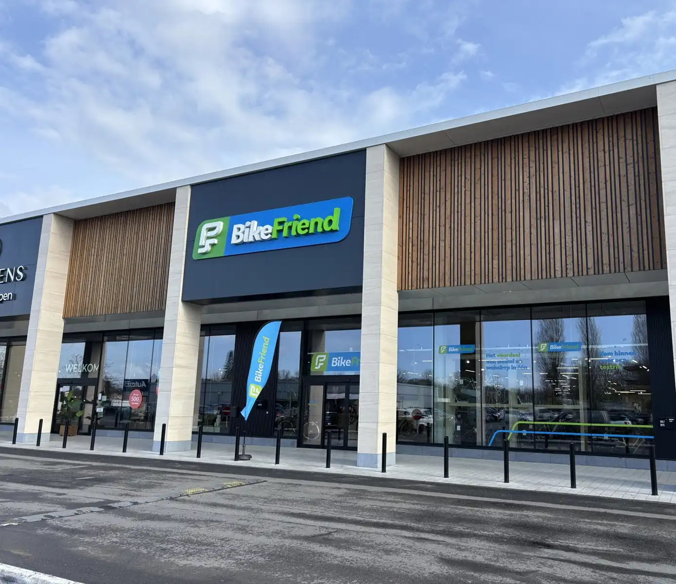 Retailruimte 865 m² te huur – Carrefour Schoten foto {{pictureIndex}}