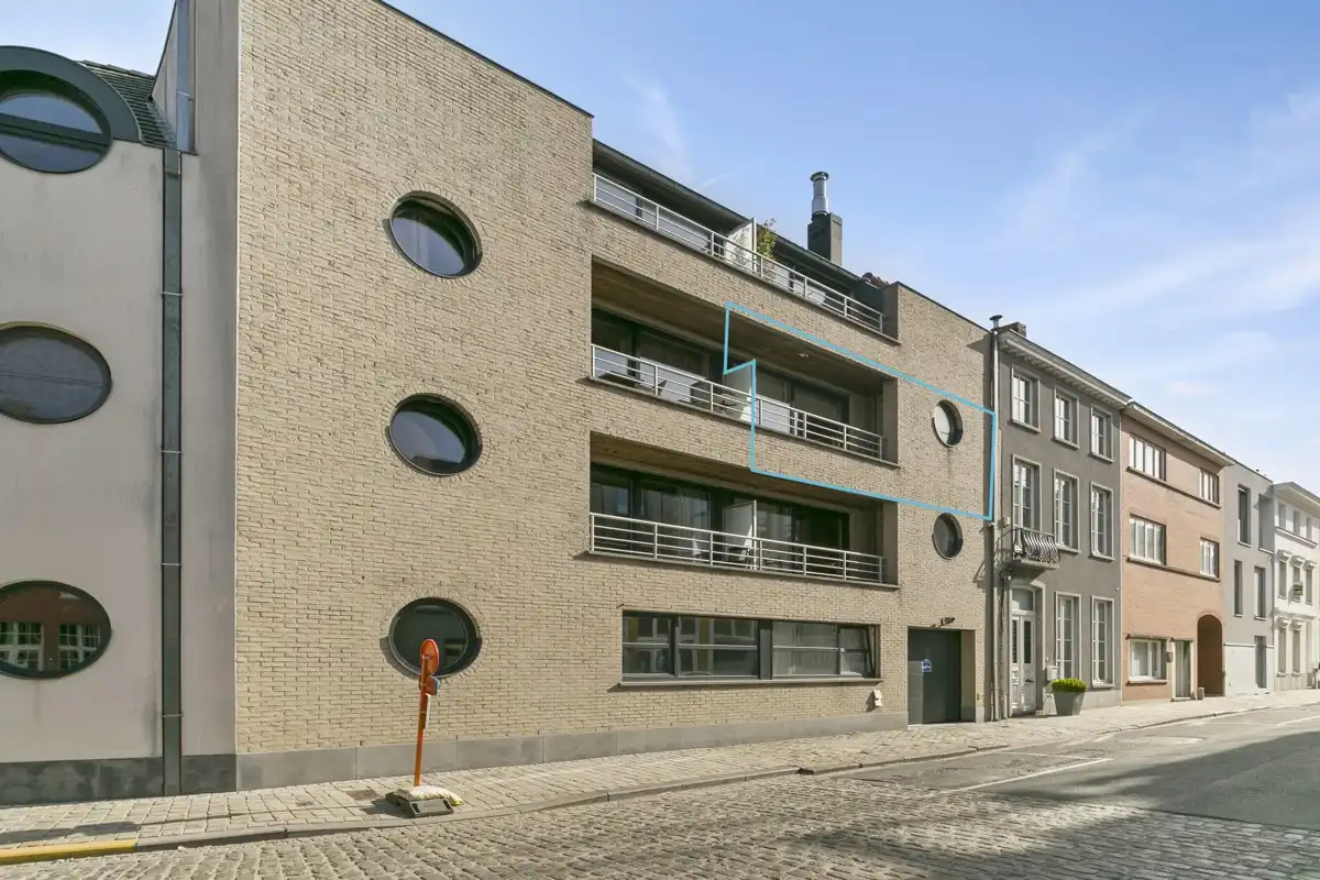 Instapklaar appartement + staanplaats, nabij Markt foto {{pictureIndex}}