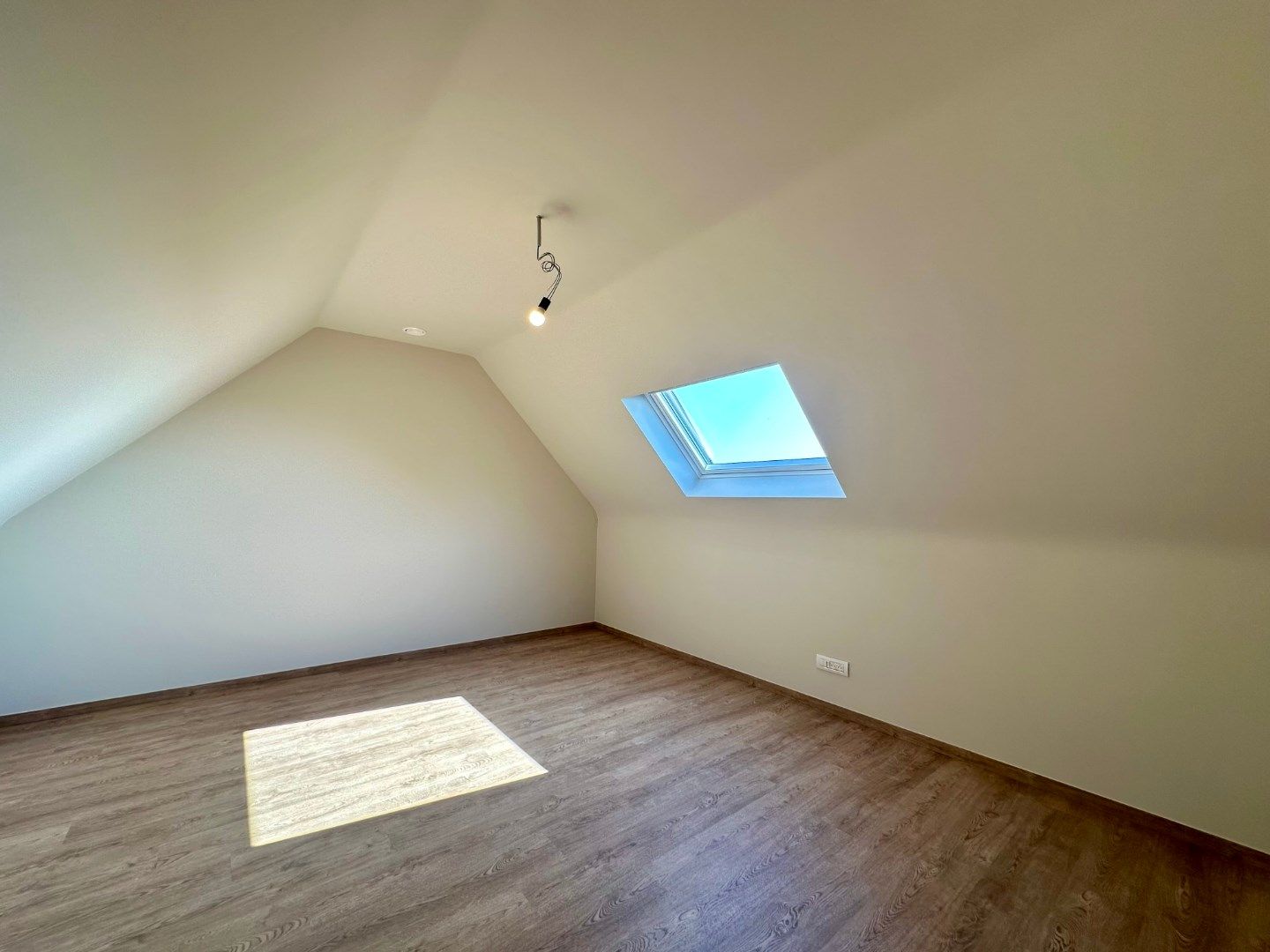 Nieuwbouwwoning in rustige woonwijk foto 18