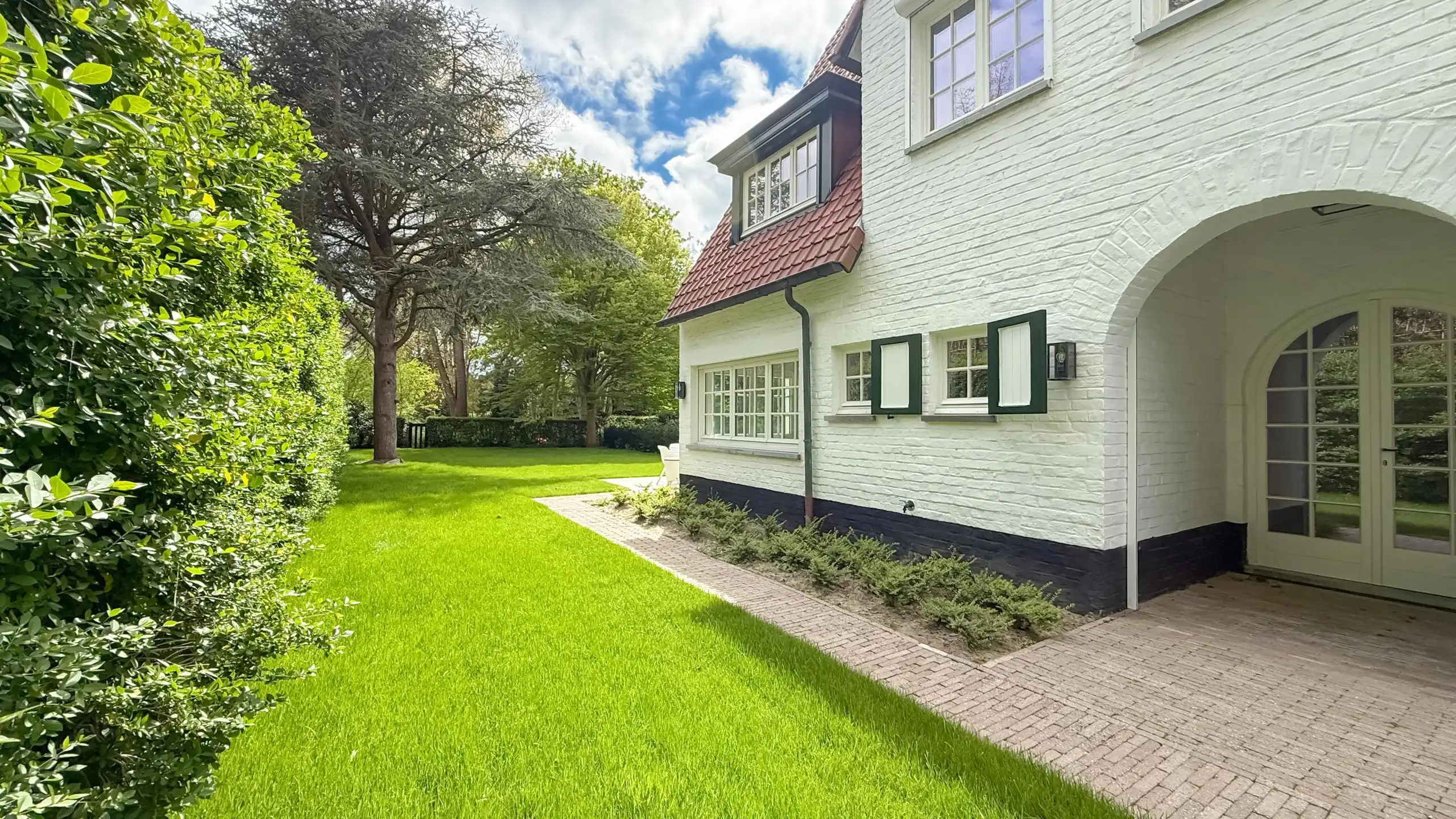 Stijlvolle halfopen villa met zonnige tuin in het Zoute foto 2