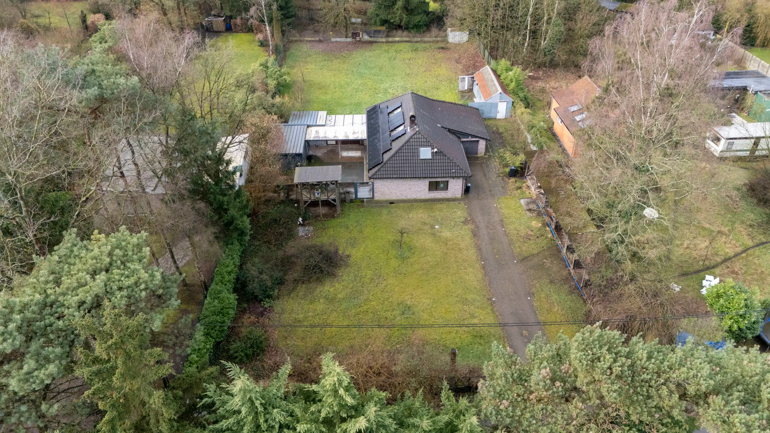 Prachtig perceel bouwgrond 2.475 m² met af te breken woning foto 3