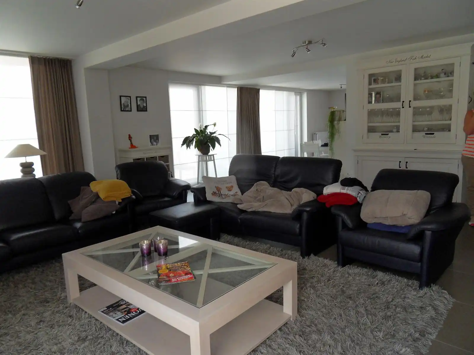 Ruim en lichtrijk duplex appartement op de eerste en tweede verdieping met groot terras in het centrum van Tielt. foto 6