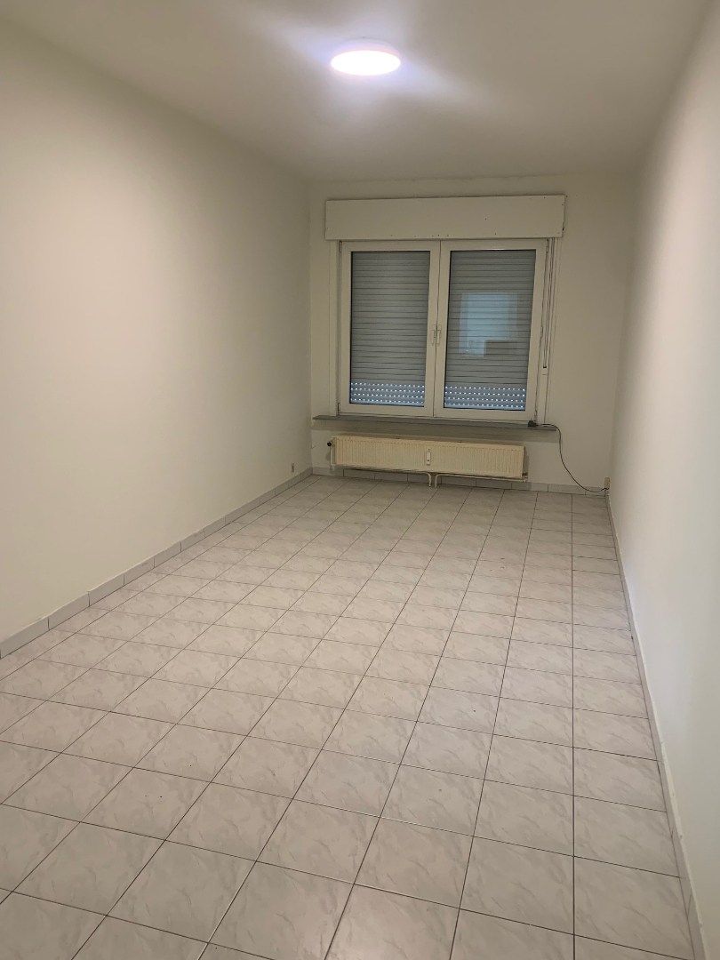Voormalige conciërgerie op gelijkvloers - op Zeedijk Oostende foto 2
