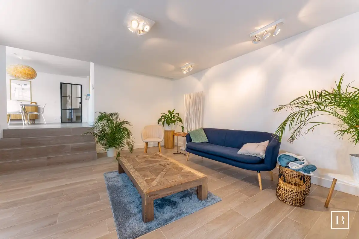 Gerenoveerd 2 slaapkamer appartement met parking te Wenduine foto 11