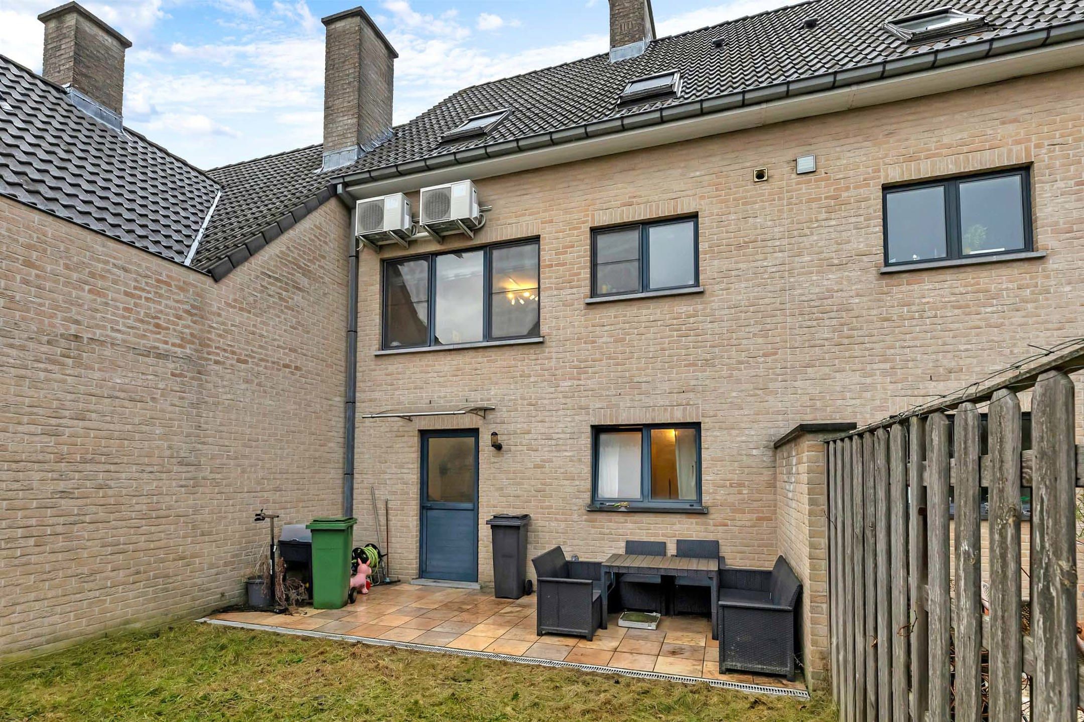 Woning te centrum Liedekerke met 3 slpk en garage foto 2