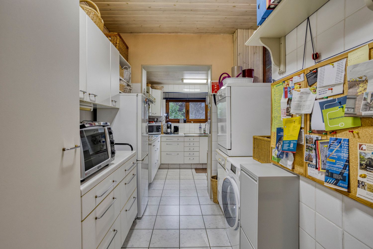 Vlakbij Boekenberg Park gelegen bel-étagewoning met 3 slks, tuin en garage. foto 24