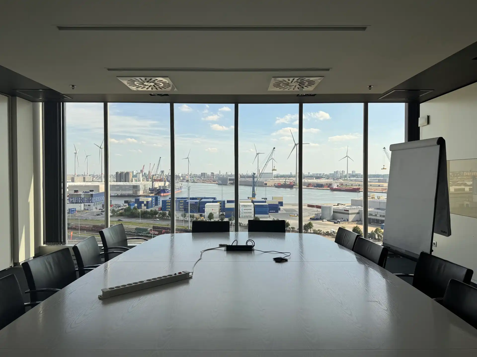 Kantoorruimte in een business center te Antwerpen Haven!  foto 3