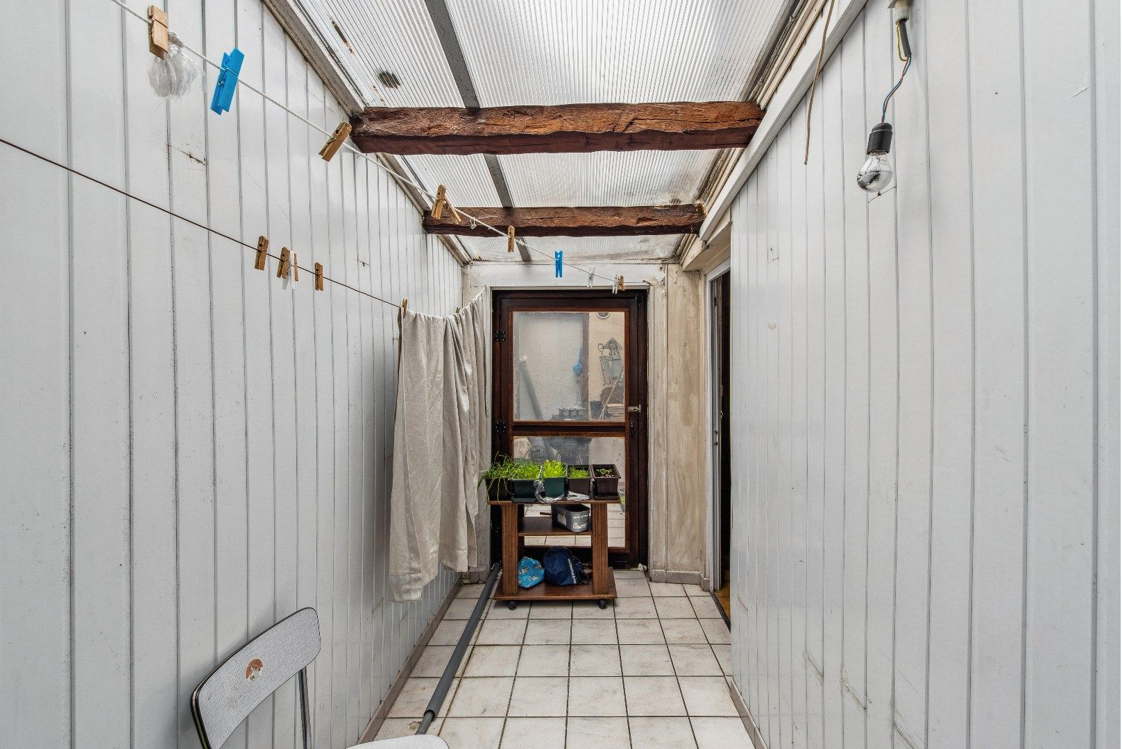 Ruime gezinswoning met 3 slaapkamers en garage pal in het centrum. foto 9