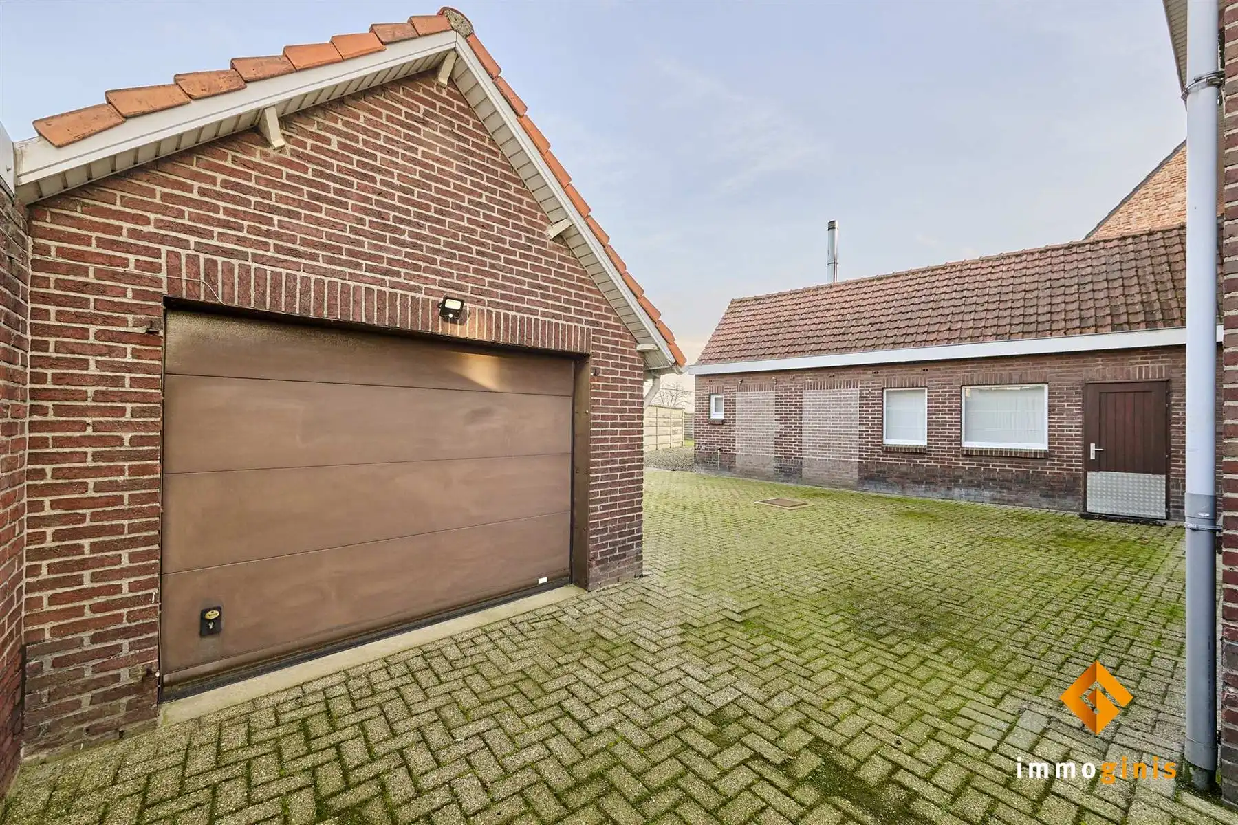 Zéér ruime woning met 5 slaapkamers en 2 badkamers op een ruim perceel van 12a40ca. Uitbreiding op zolder mogelijk! foto 21