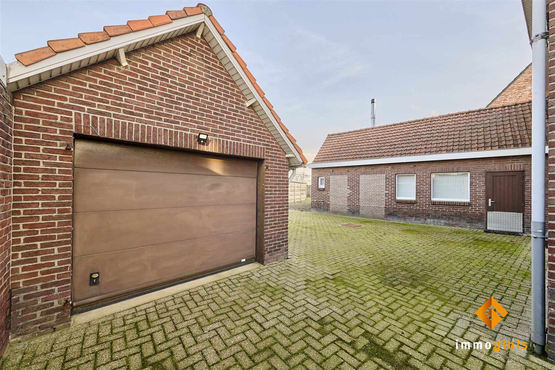 Zéér ruime woning met 5 slaapkamers en 2 badkamers op een ruim perceel van 12a40ca. Uitbreiding op zolder mogelijk! foto 21