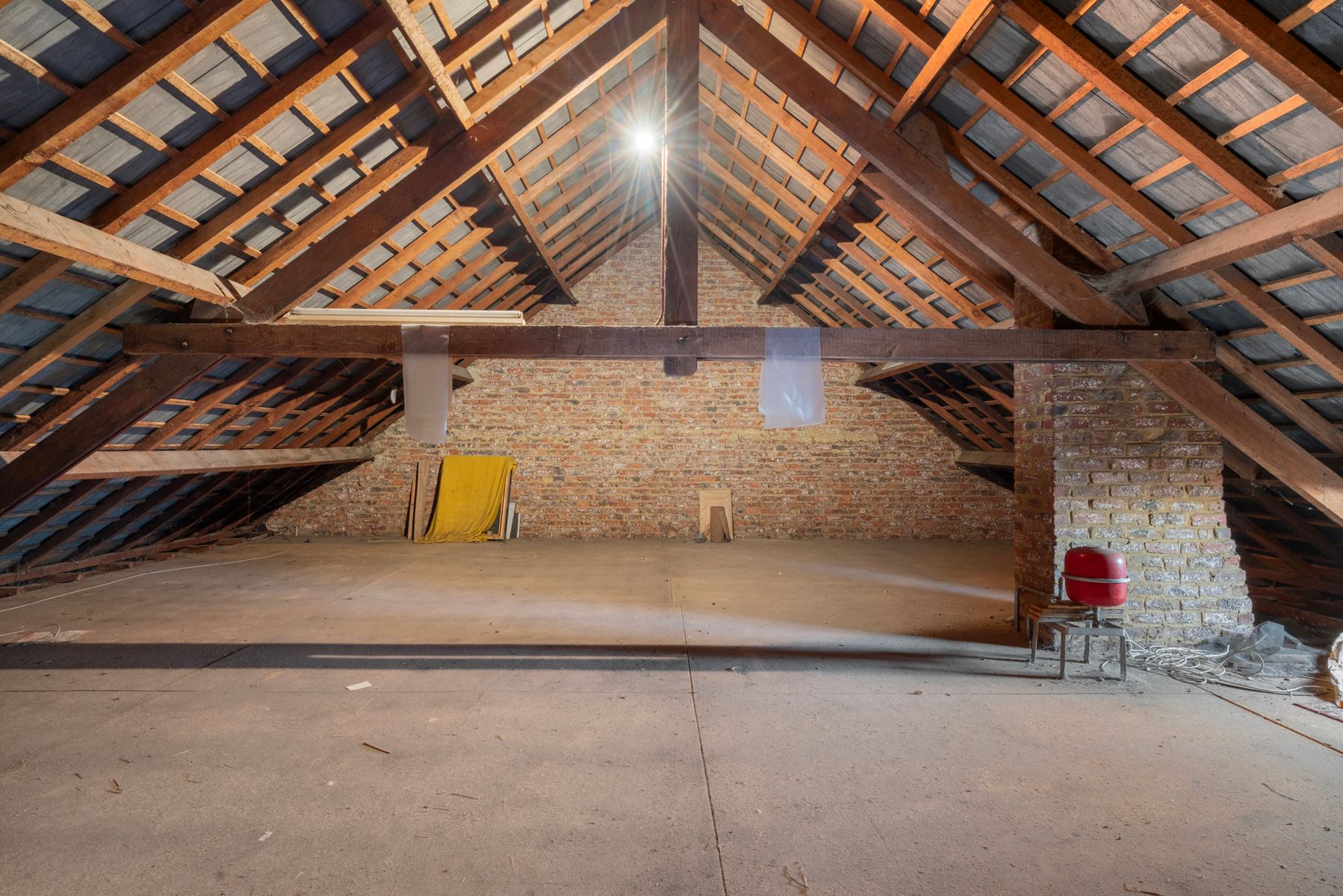 TE KOOP - ruime halfopen bebouwing met 4 slaapkamers foto 16