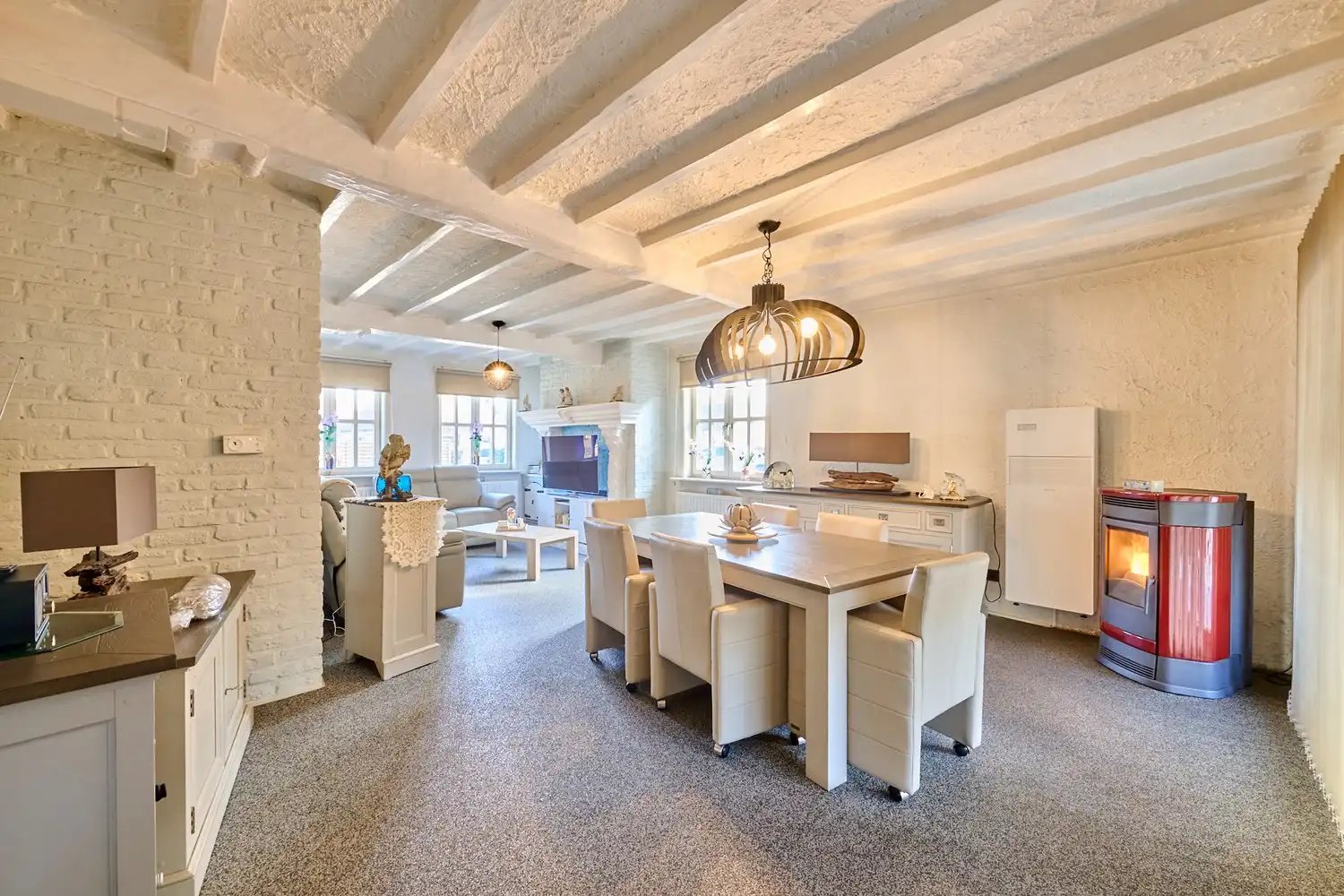 Goed onderhouden woning op ruim perceel in een bosrijke omgeving te Beringen. foto 6