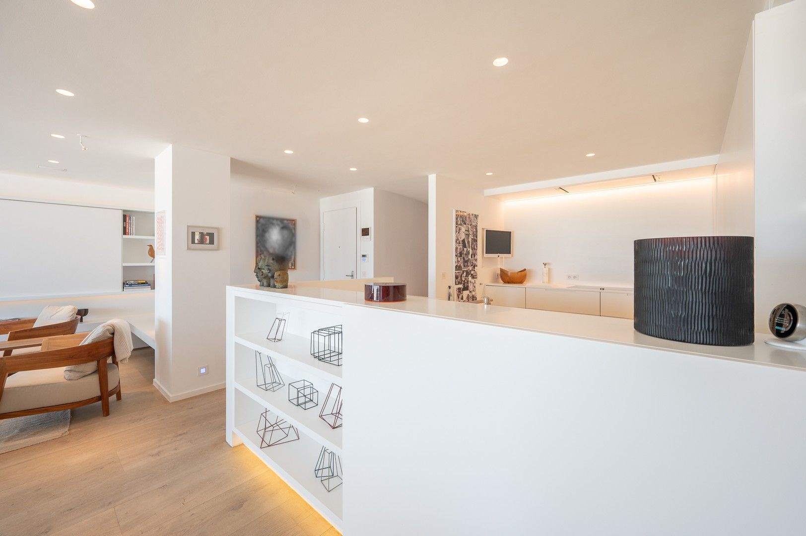 Prachtig appartement op de zeedijk in het Zoute met een gevelbreedte van 8 meter genietend van een panoramisch zeezicht foto 12