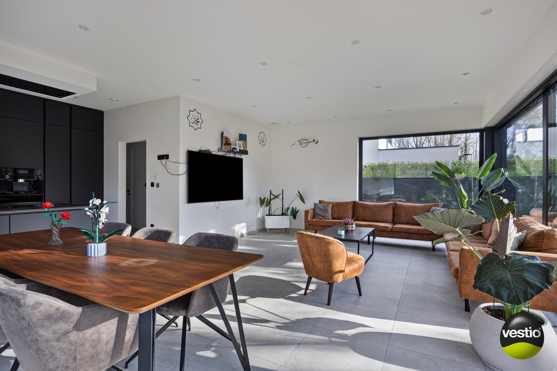 Prachtige, vrijstaande BEN-woning met 3 slaapkamers en 2 badkamers op toplocatie te Genk foto 3