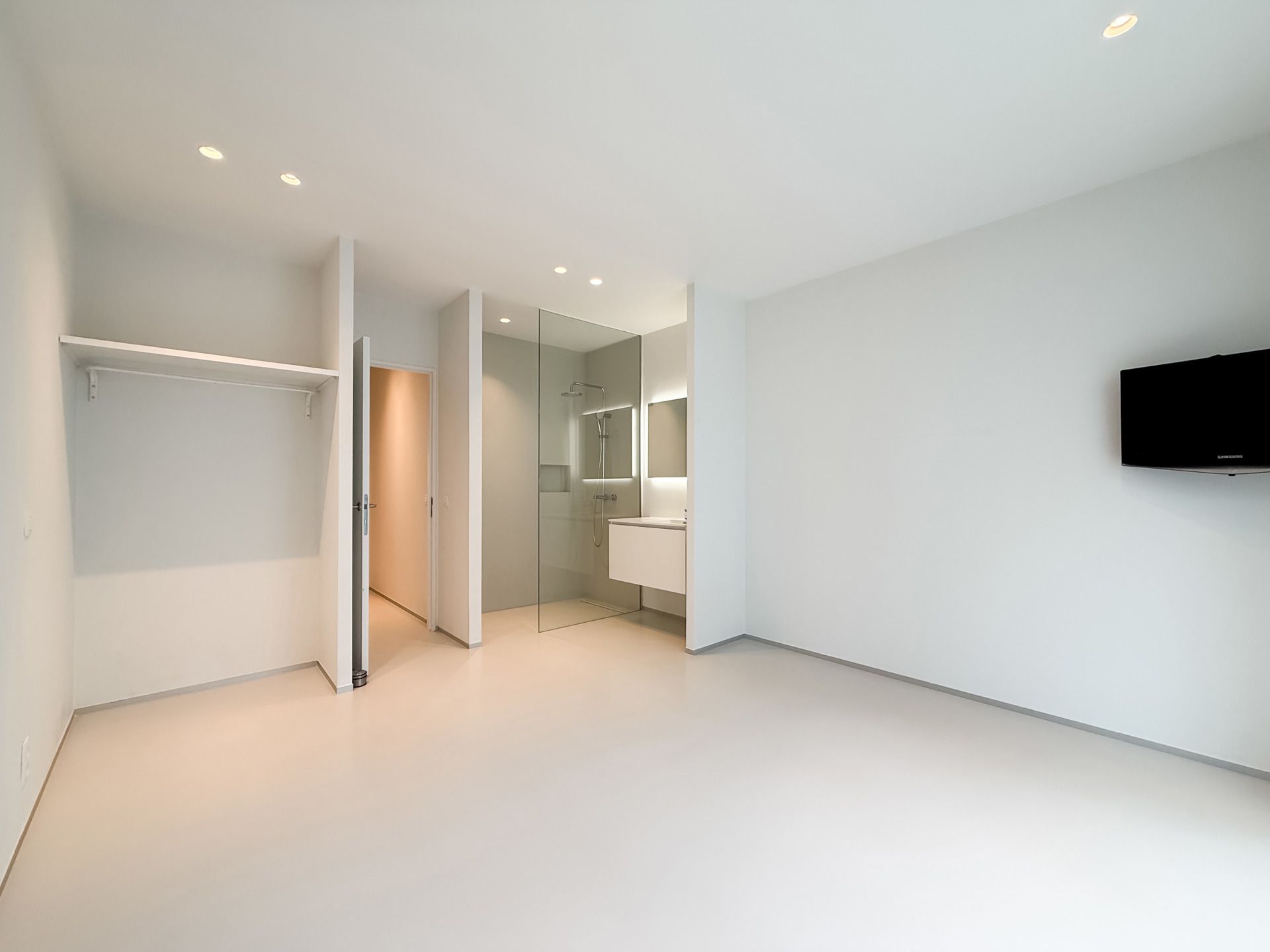 Stijlvol en lichtrijk appartement op toplocatie in het Zoute foto 10