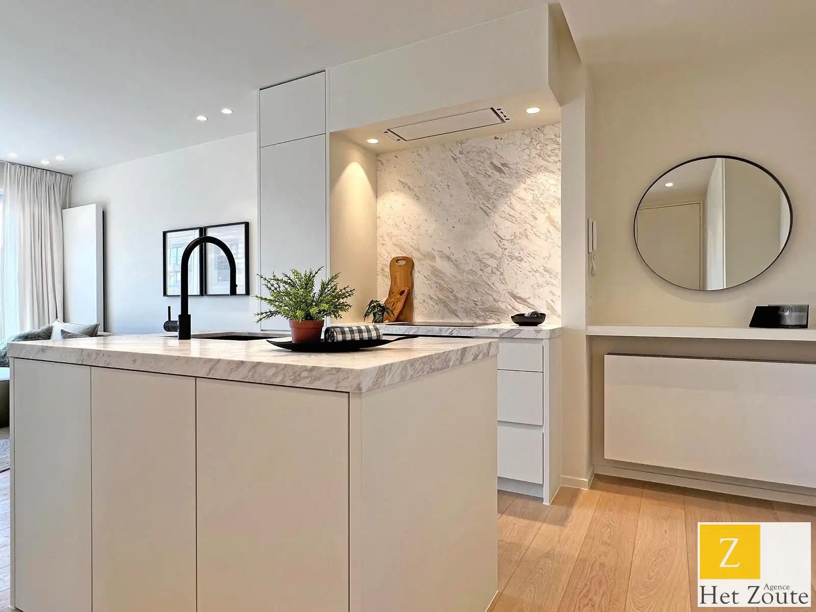 Hoofdfoto van de publicatie: Prachtig gerenoveerd appartement gelegen op de Zeedijk