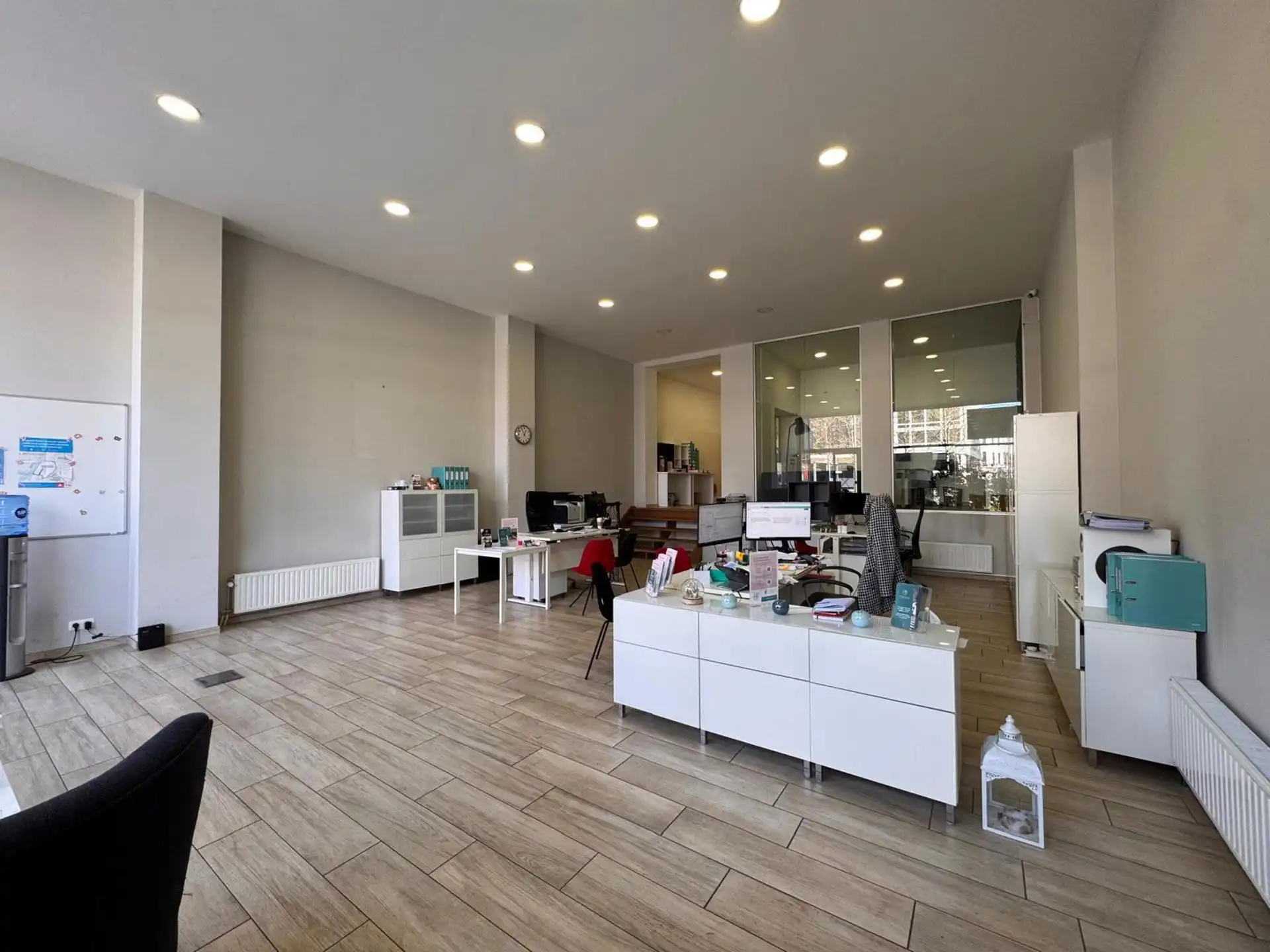 Handels- of kantoorruimte met uitstekende zichtbaarheid  foto 4