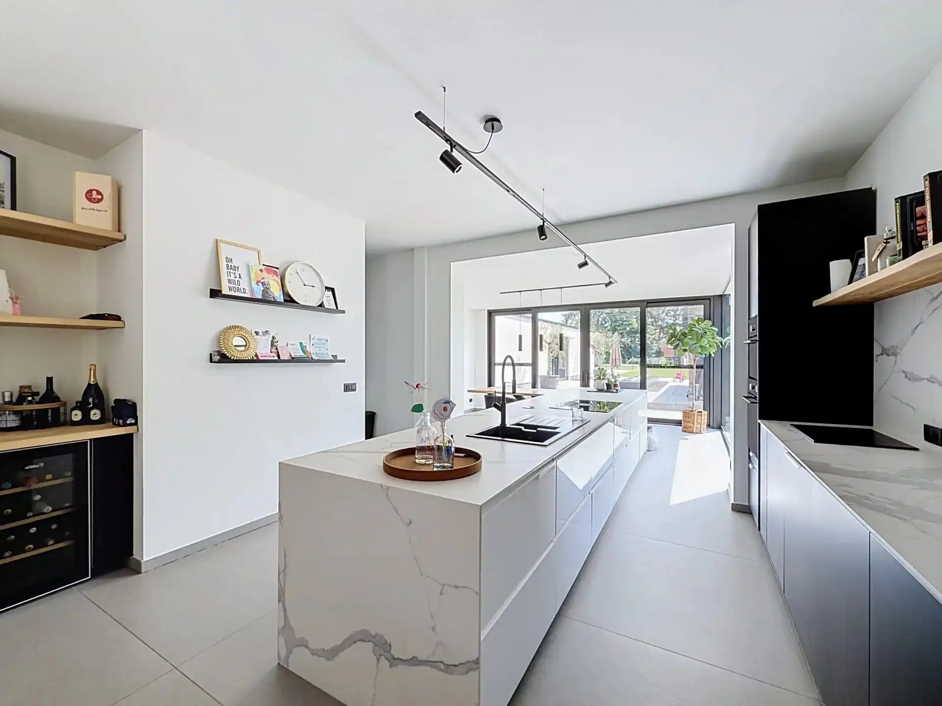 Zeer ruime villa voorzien van alle luxe met 3, mogelijk 5 slaapkamers en 2 badkamers foto 18