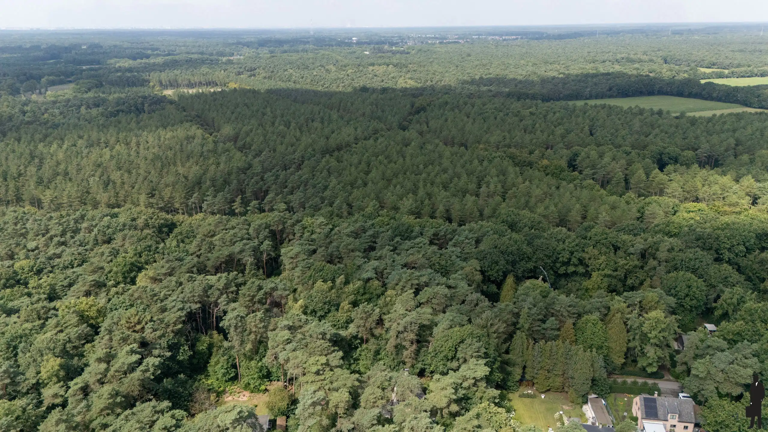 Bouwgrond met af te breken chalet foto 9