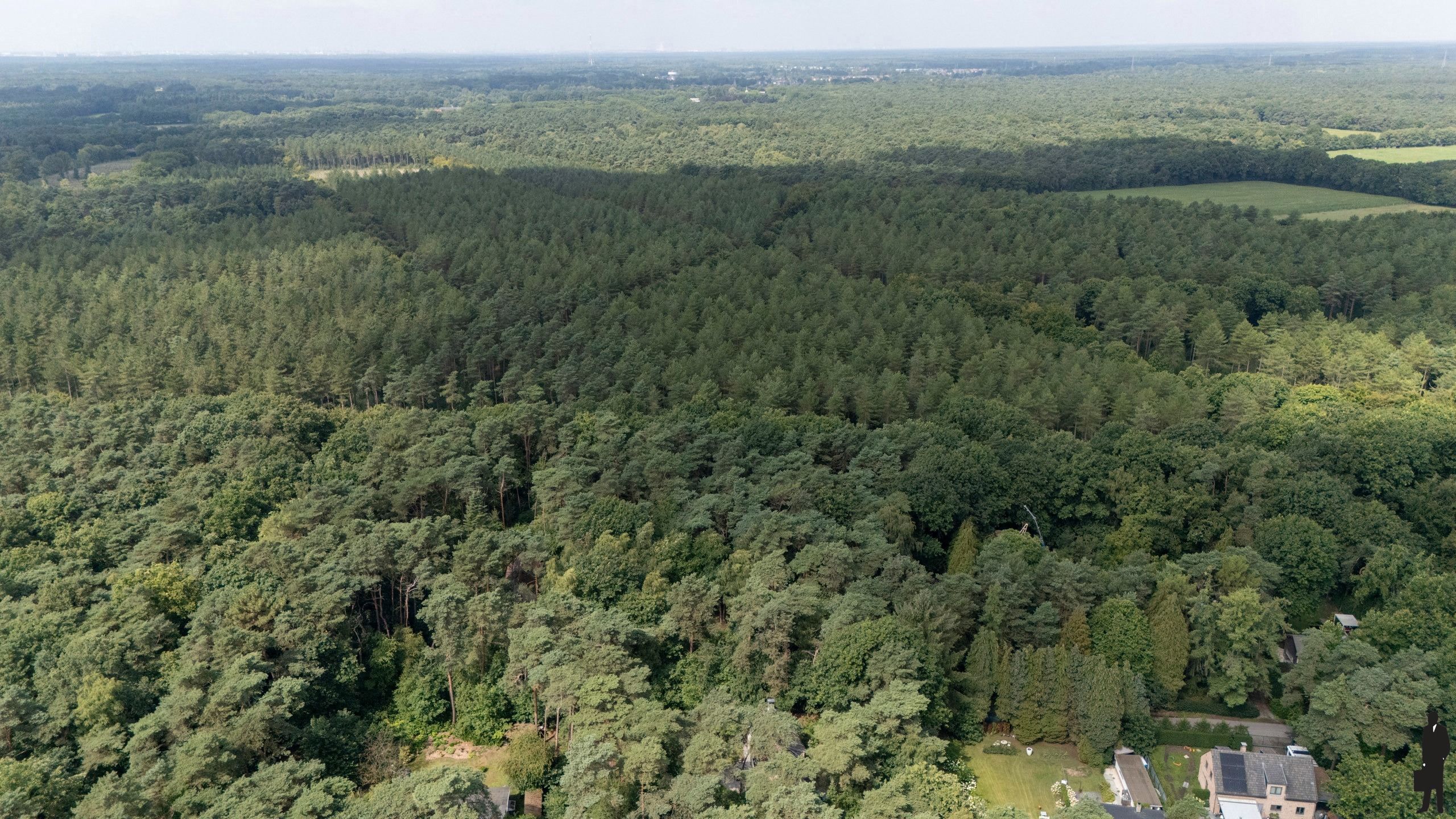 Bouwgrond met af te breken chalet foto 9