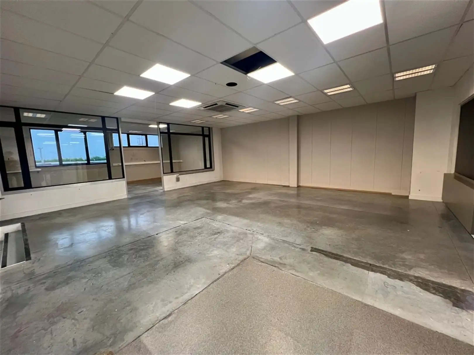 Uitstekend bereikbaar kantoor met werkatelier vlakbij UZ Gent foto 19