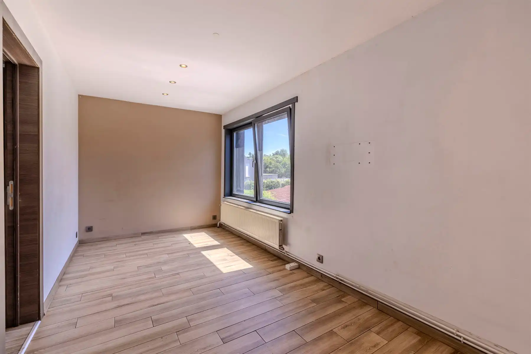 Deels gerenoveerde HOB op een grond van meer 689m² foto 13