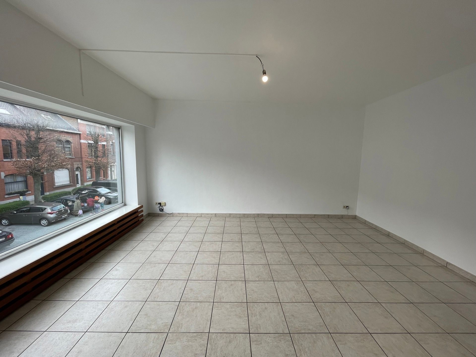 NINOVE - Gerenoveerd appartement vlakbij het centrum. foto 3