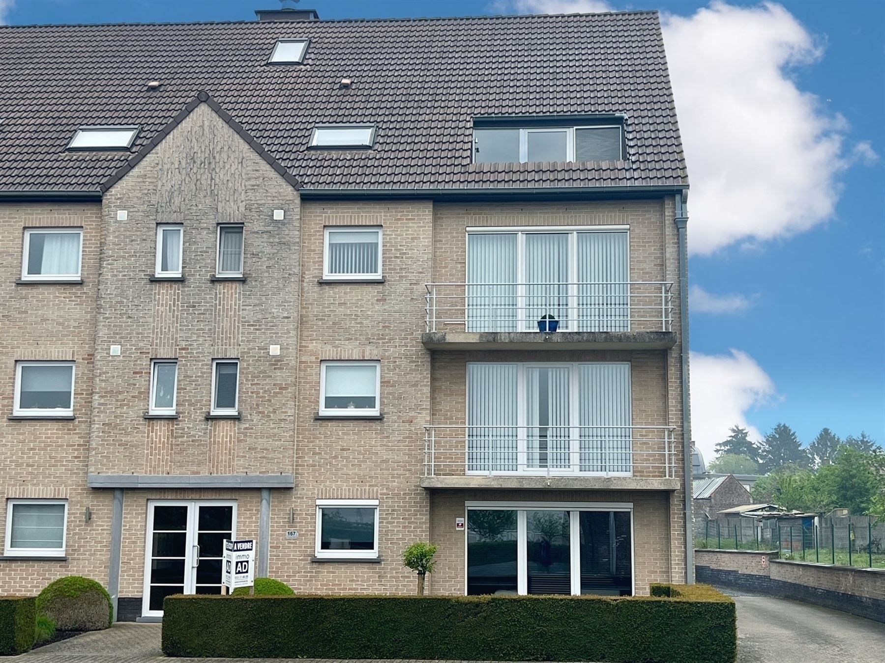 Charmant en goed ingericht duplex appartement met garage foto 15