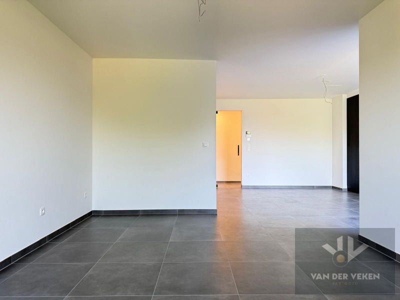 HYPERMODERN BEN-NIEUWBOUWAPP MET 2 SLPK EN RUIM TERRAS foto 8