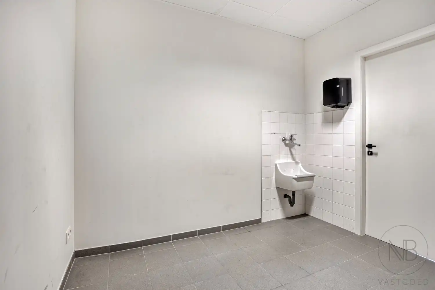 Instapklaar bedrijfsruimte van ca. 420 m² in het Botta-gebouw foto 47