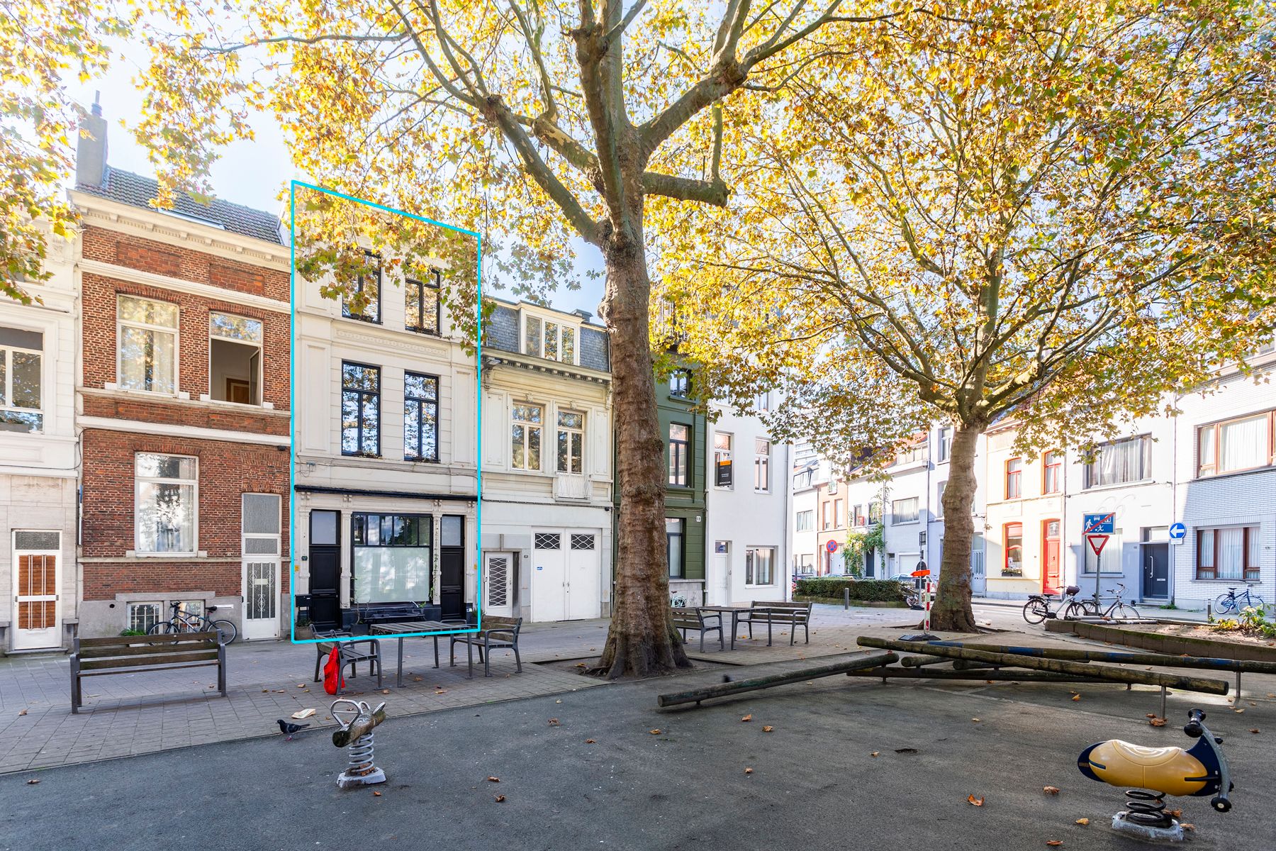 Charmante stadswoning met praktijkruimte & zonnige stadstuin foto 1