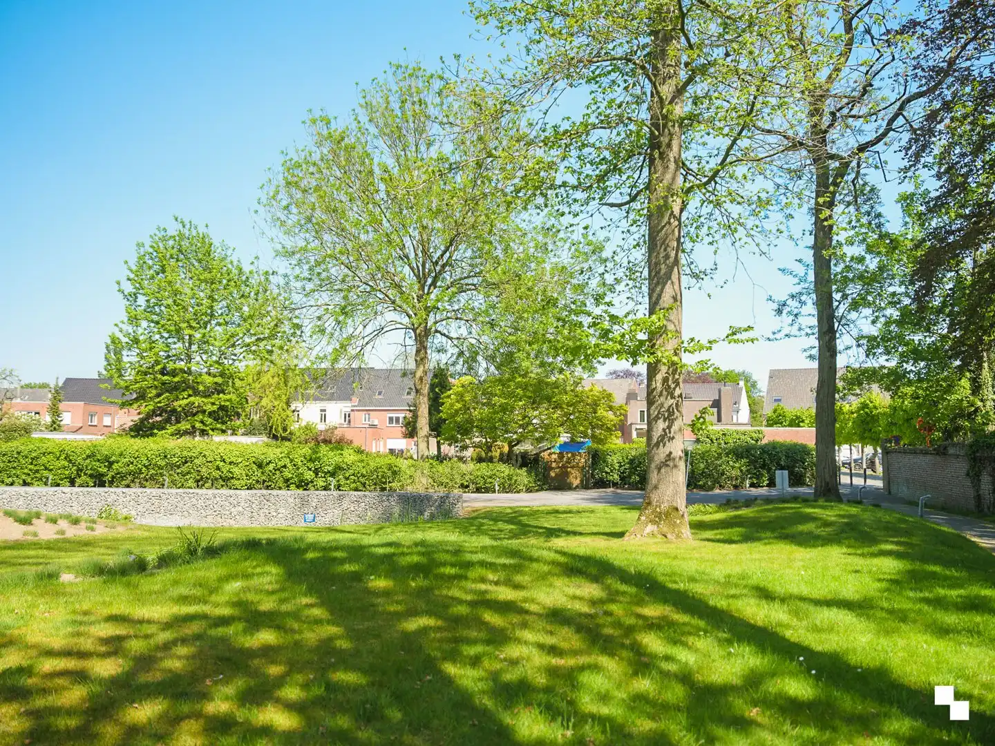Gelijkvloers appartement omgeven door groen aan de Sint-Denijskerk foto 19