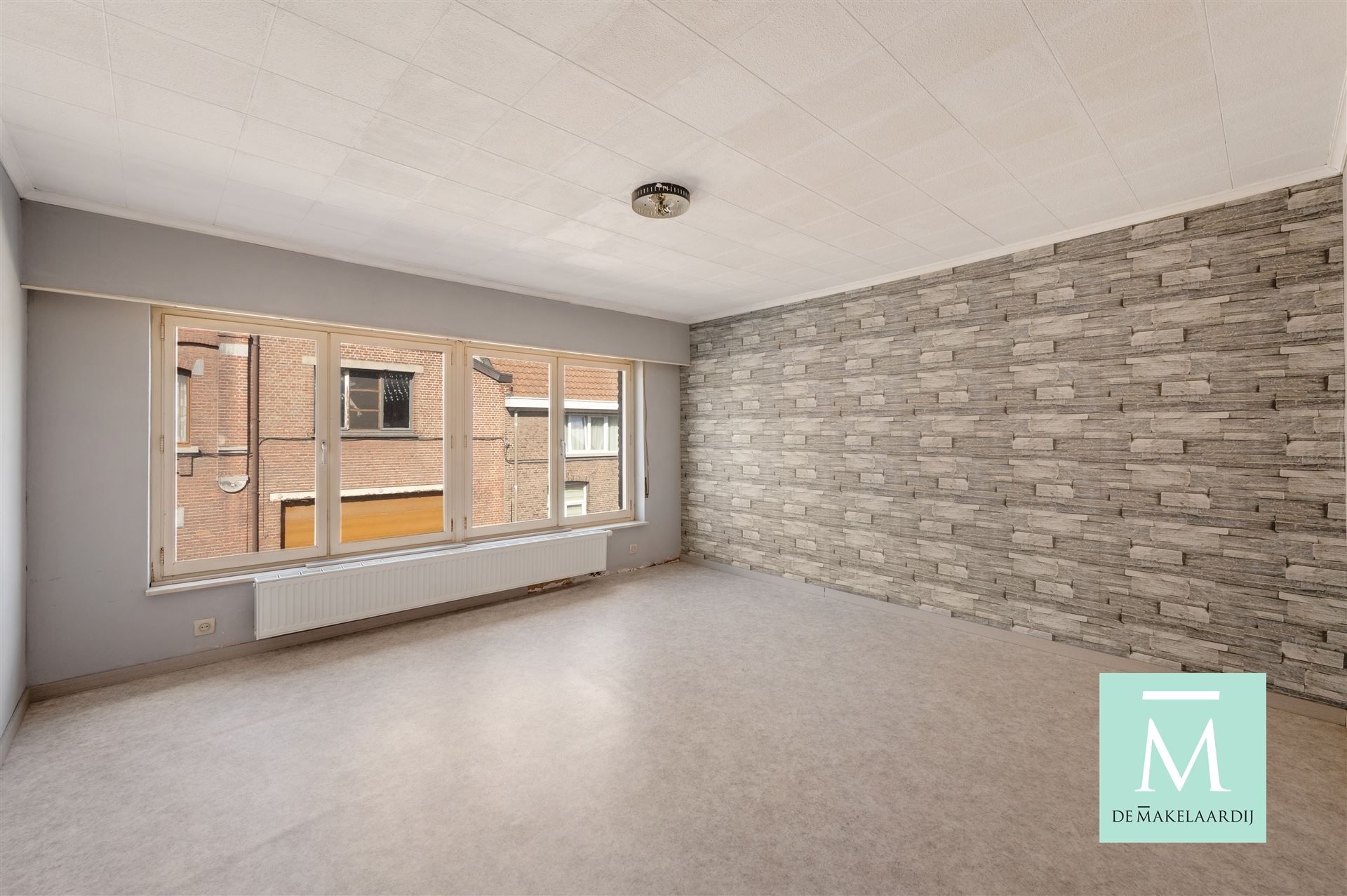 Leuke, op te frissen starterswoning met 3 slaapkamers en gezellig terrasje op toplocatie! foto 9