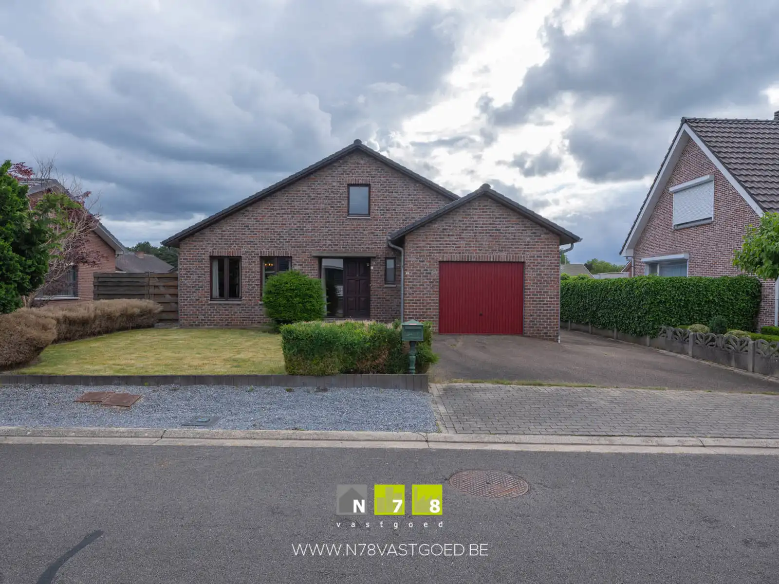 Huis te koop foto {{pictureIndex}}