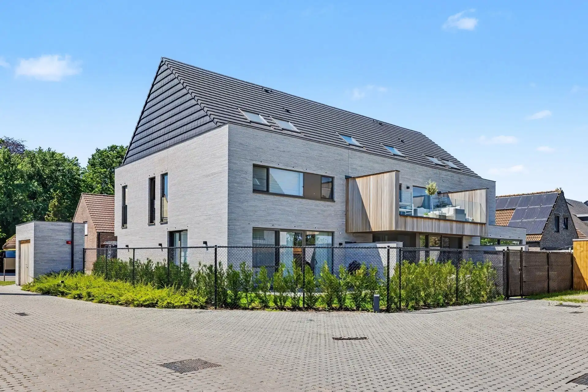 Ruime triplex woning met 3 slaapkamers en 2 parkeerplaatsen nabij het centrum van Stekene (159m²) foto 25