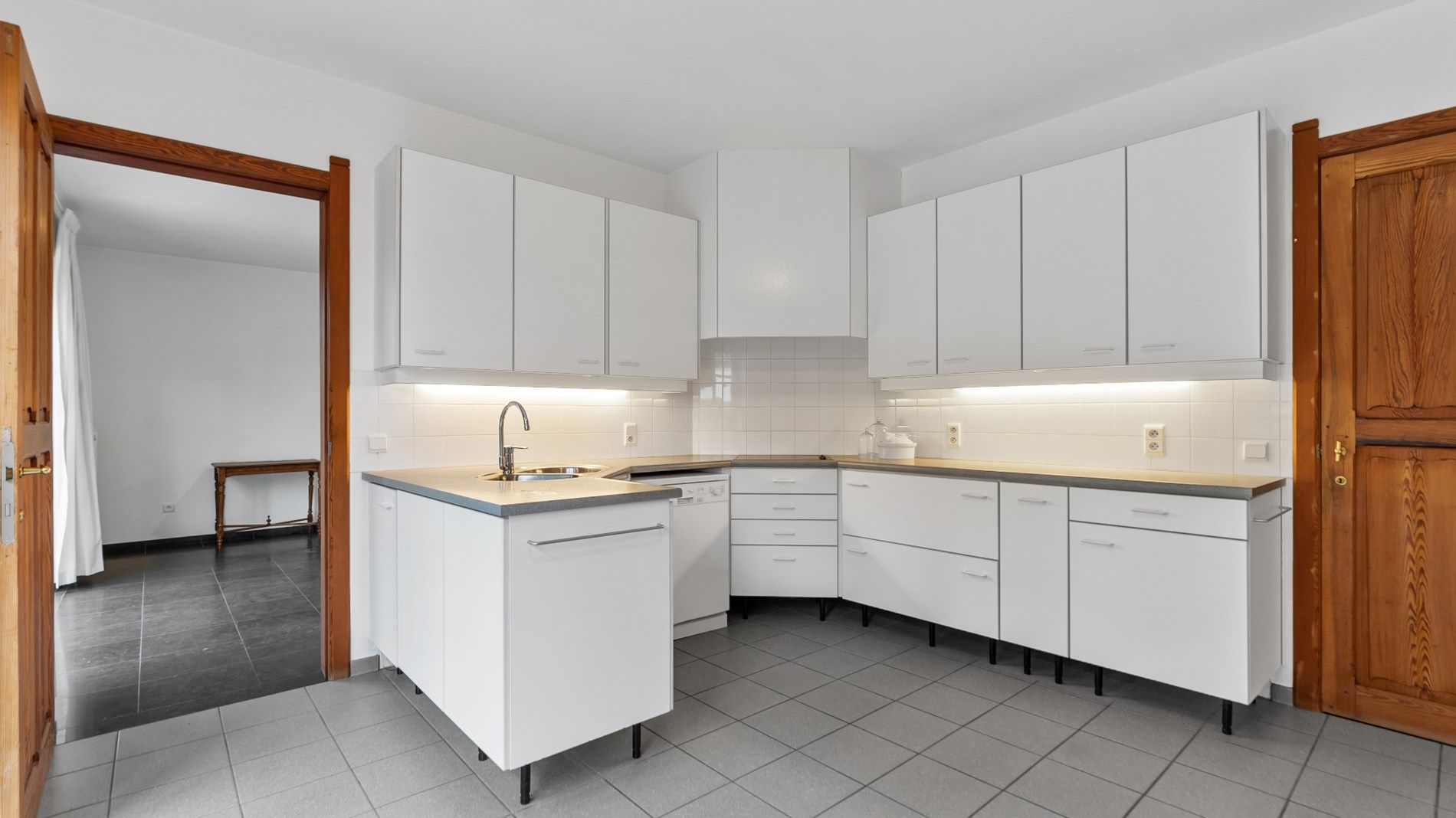 Zeer degelijk gebouwde woning met 3/5 slpks in een doodlopende straat in het centrum ! foto 12