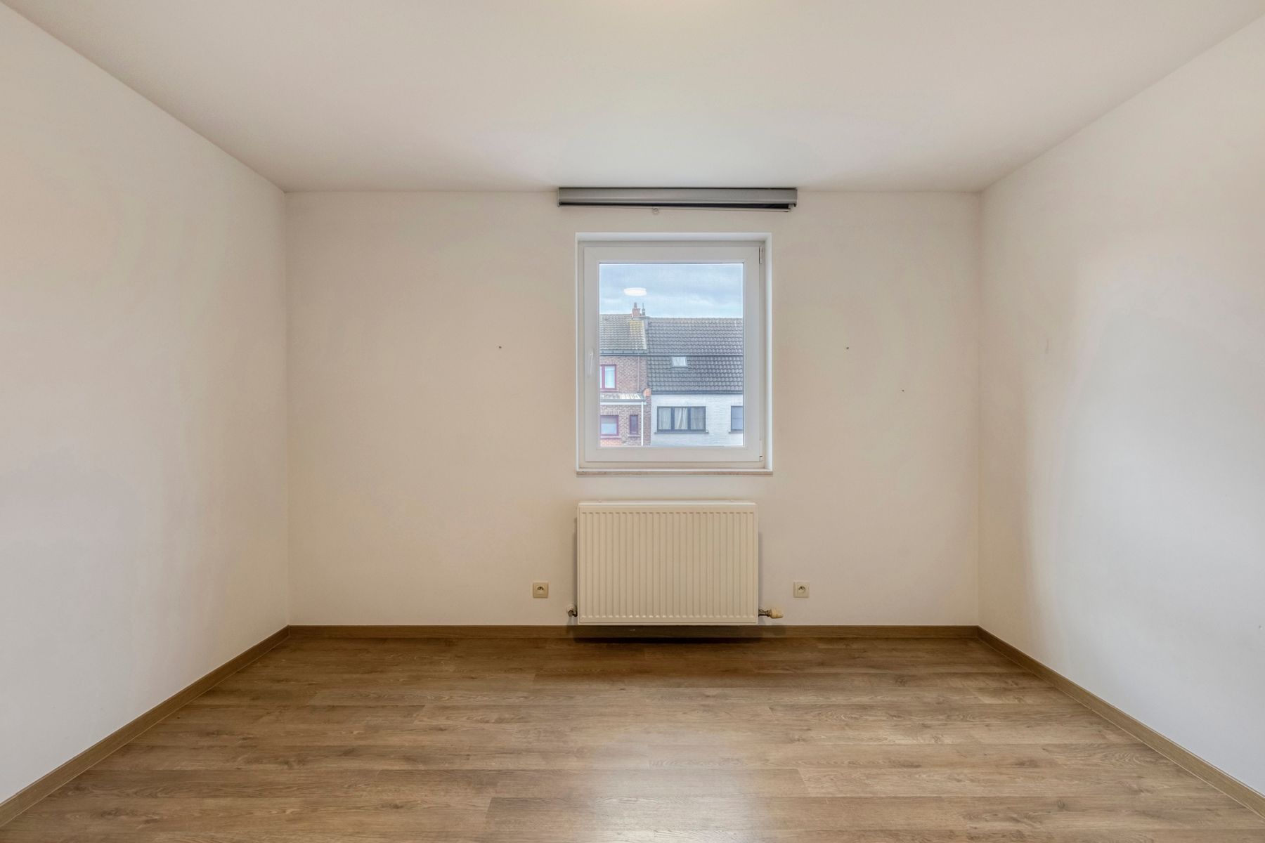Ruime woning met 3 slaapkamers foto 8