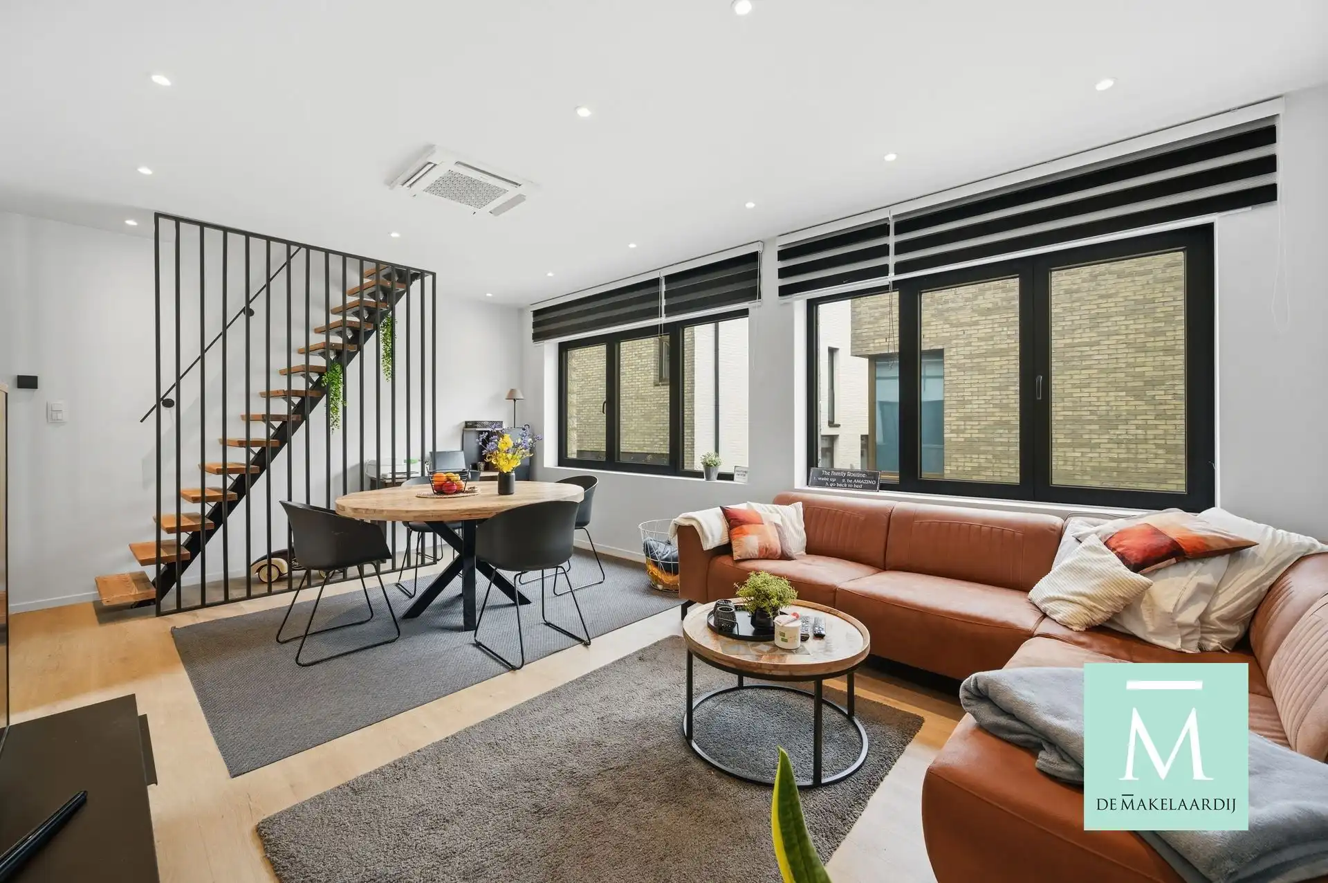 Volledig gerenoveerde woning met inpandige garage met toplocatie in Mechelen foto 3