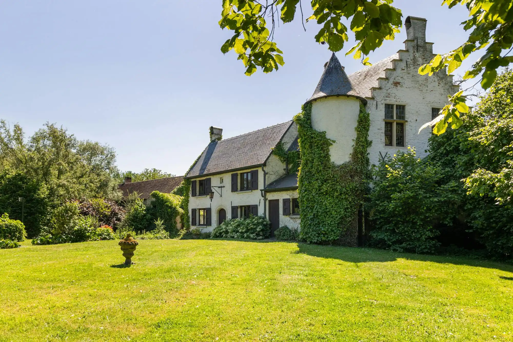 Historische kasteelhoeve en waterburcht te koop in Grimbergen  foto 21