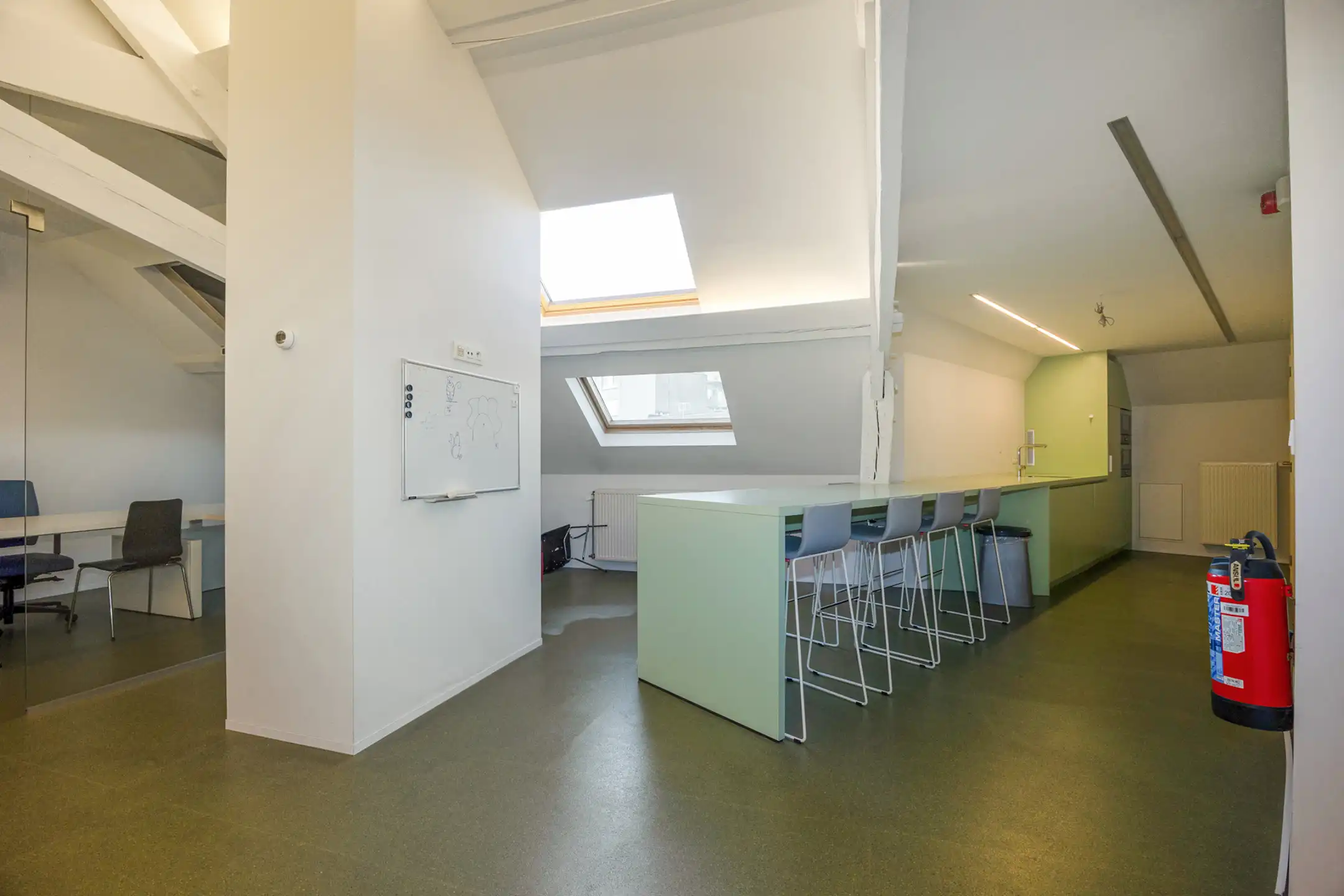 Karaktervol kantoorgebouw te huur in hartje Mechelen foto 13