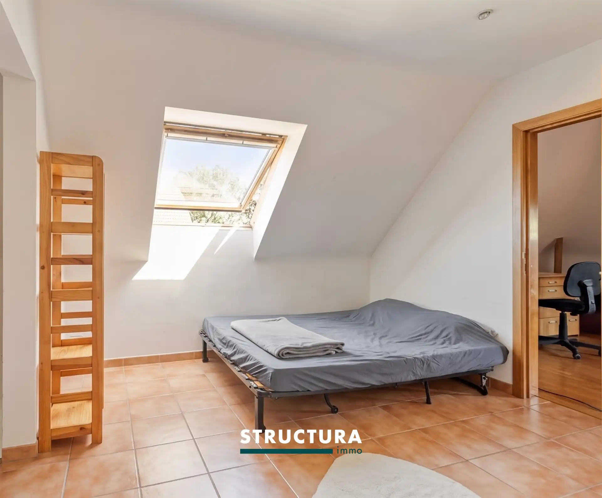 Ruime woning met 5 slaapkamers op toplocatie foto 15
