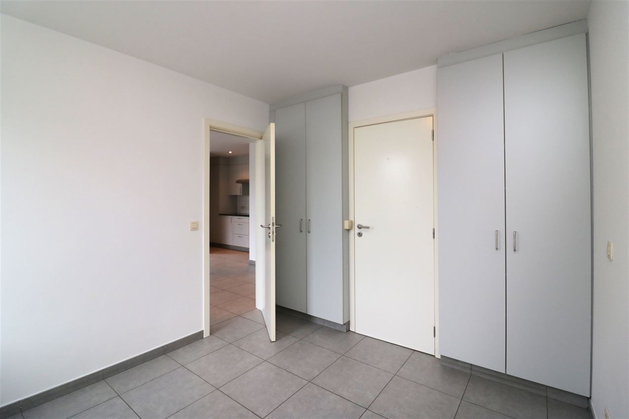 Gelijkvloers app met 1 slpk, terras, nabij station foto 9