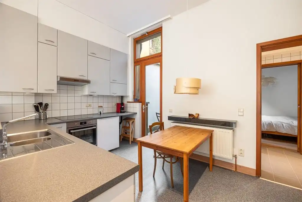 Ruime woning met dakterras en atelier foto 26