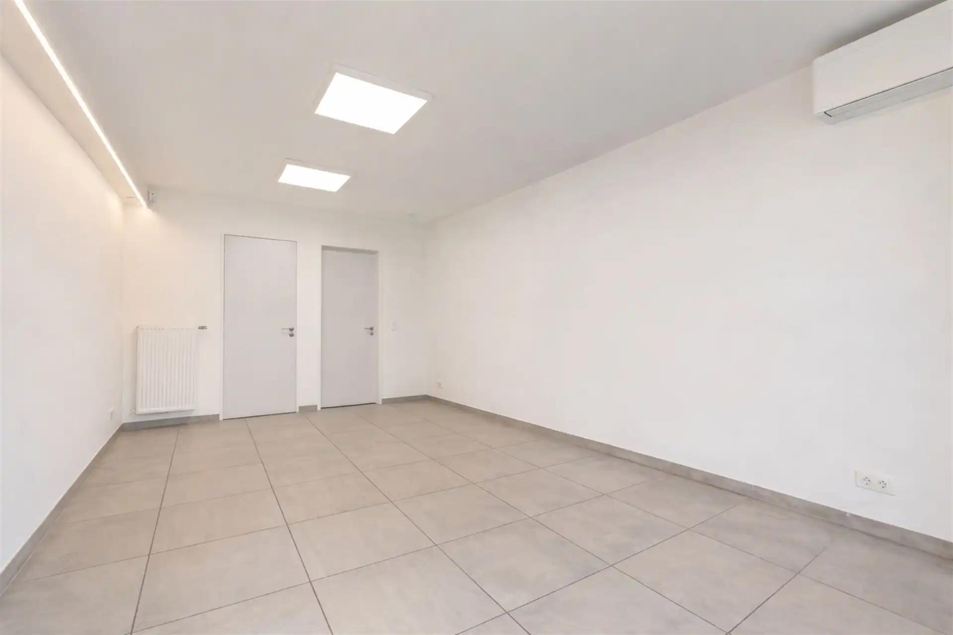 Instapklare gezinswoning met polyvalente ruimte in het hartje van Meerdonk foto 12