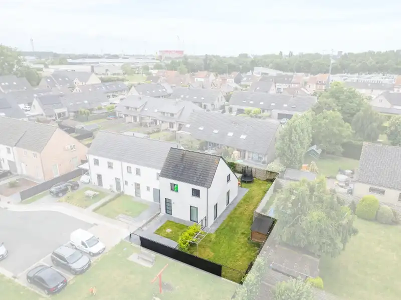 Recente, instapklare halfopen bebouwing op toplocatie te Roeselare foto 2