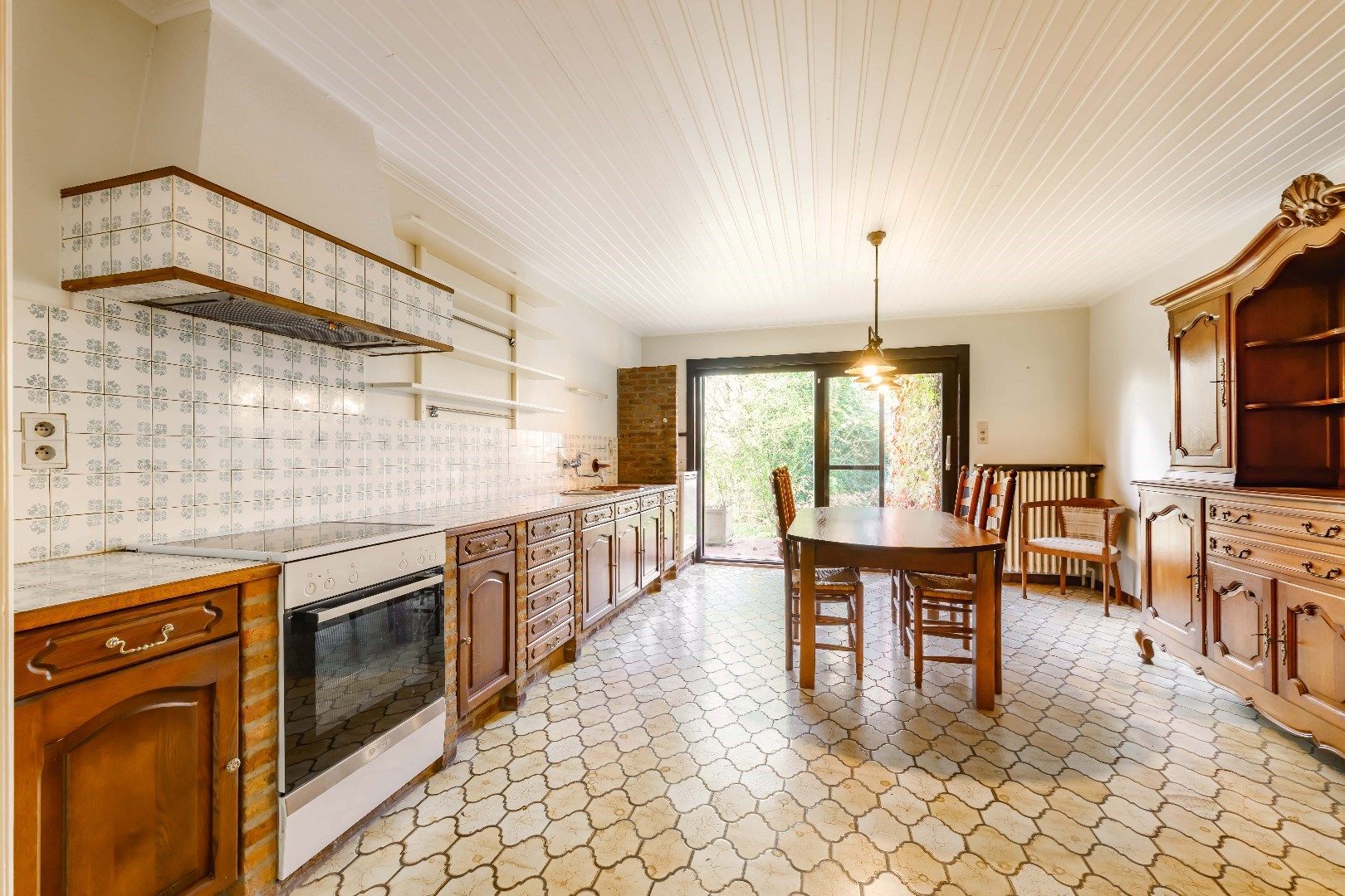 VERRASSEND RUIME ALLEENSTAANDE WONING OP 1.298 m² foto 7