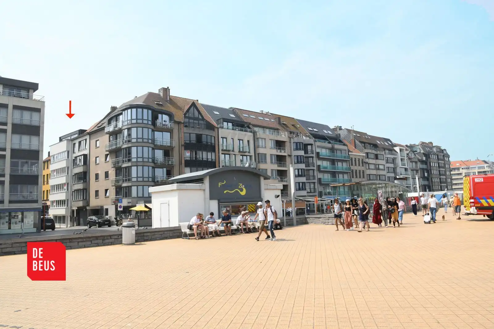 Recent handelspand op topligging, pal aan de Jachthaven foto {{pictureIndex}}