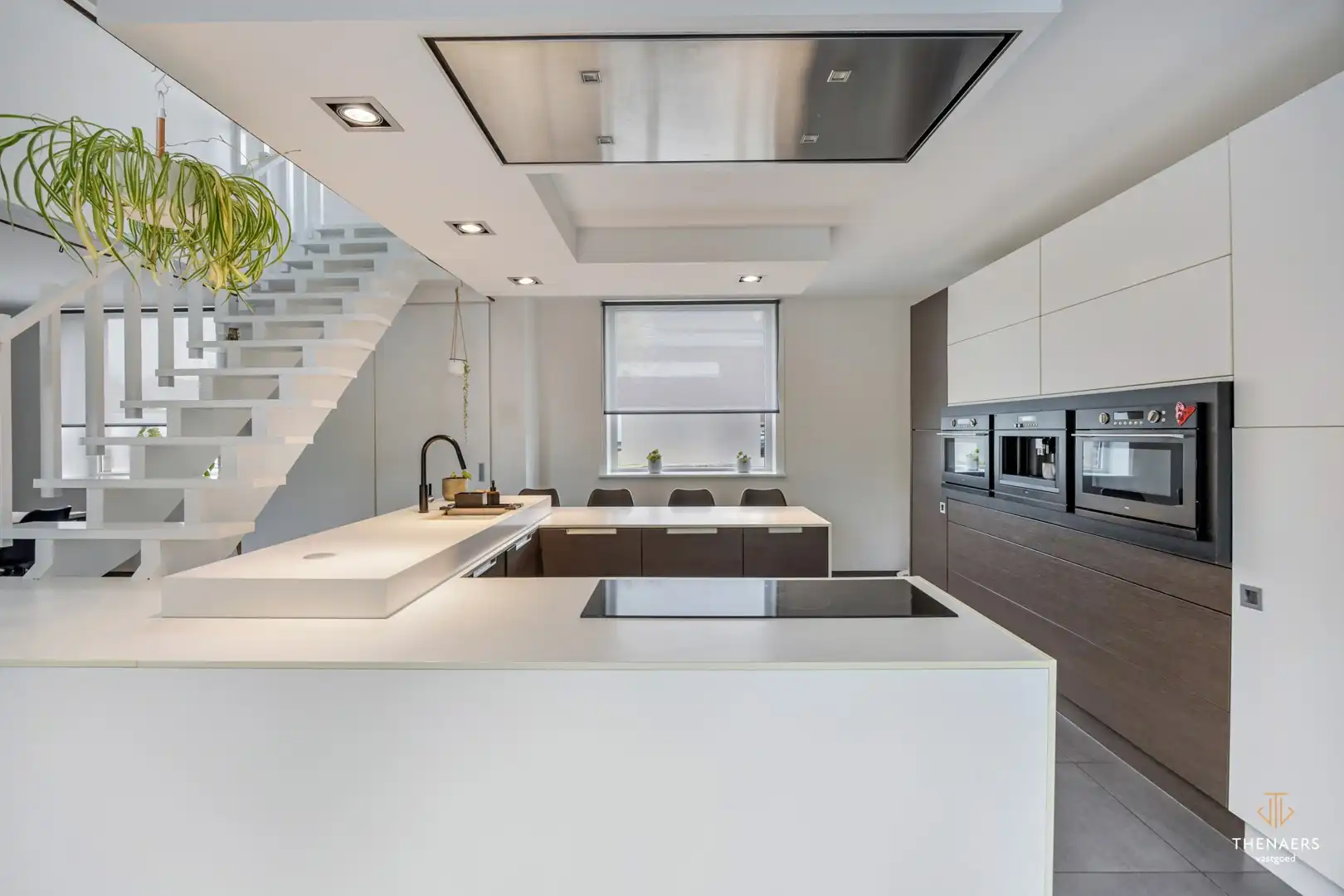Karaktervolle hoevewoning met 279 m² woonoppervlakte en prachtige tuin op 18a45ca in Heks foto 11