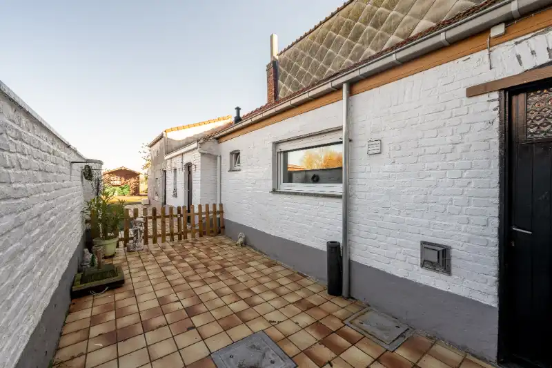 Halfopen woning met uitweg in centrum Ingelmunster. foto 13