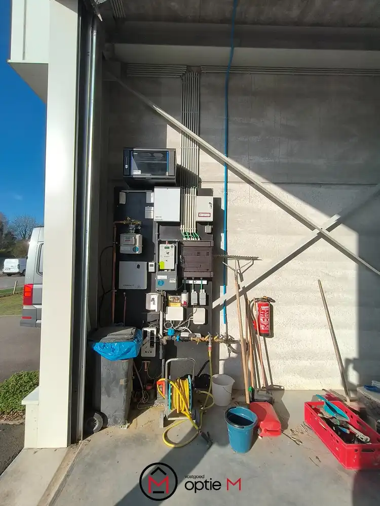 Centraal gelegen KMO-unit met mezzanine in Bilzen foto 4